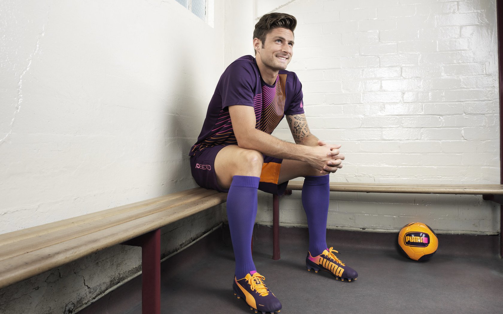 勒沃库森主帅谈球队目标，勒沃库森的球星